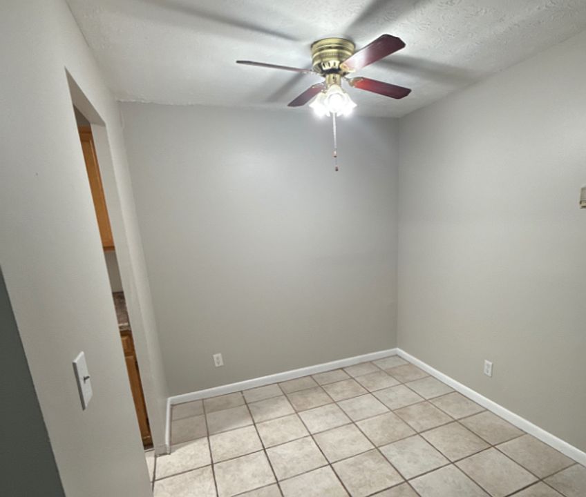 2nd image of 6254-6256 Daly Rd #14