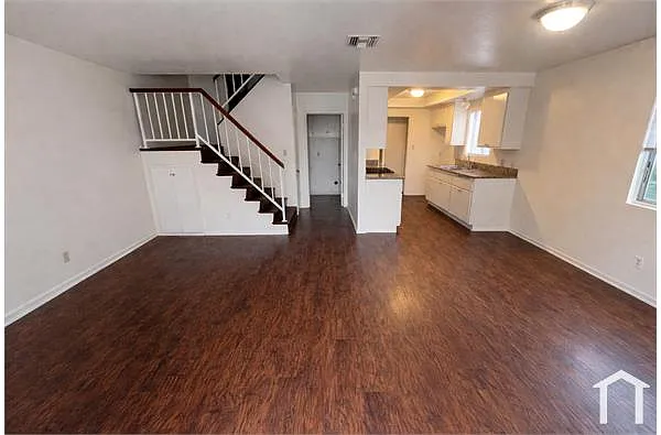 Building Photo - 200 W 108th St #1