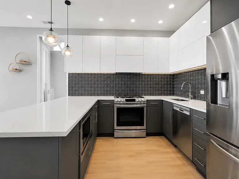 1756 W Cullerton St #3 — Photo 5