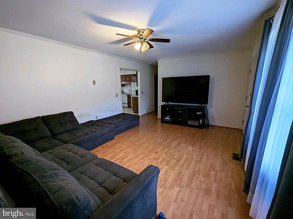 4th image of 102 Darden Rd