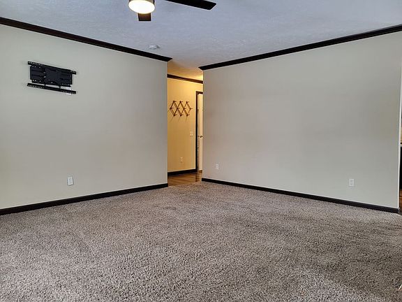 4th image of 203 Parkwood Rd #56