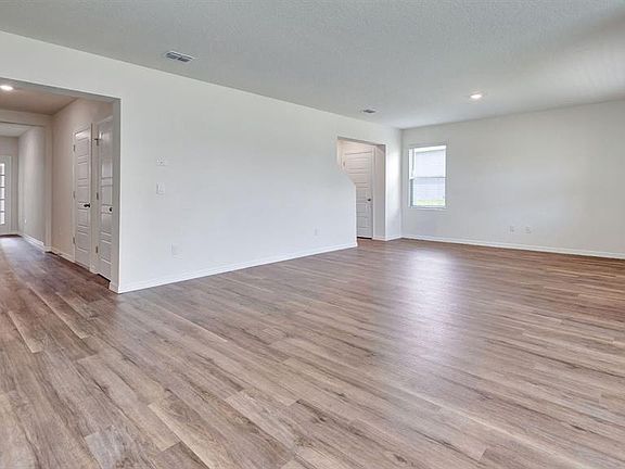 4th image of 3598 Roden Rd