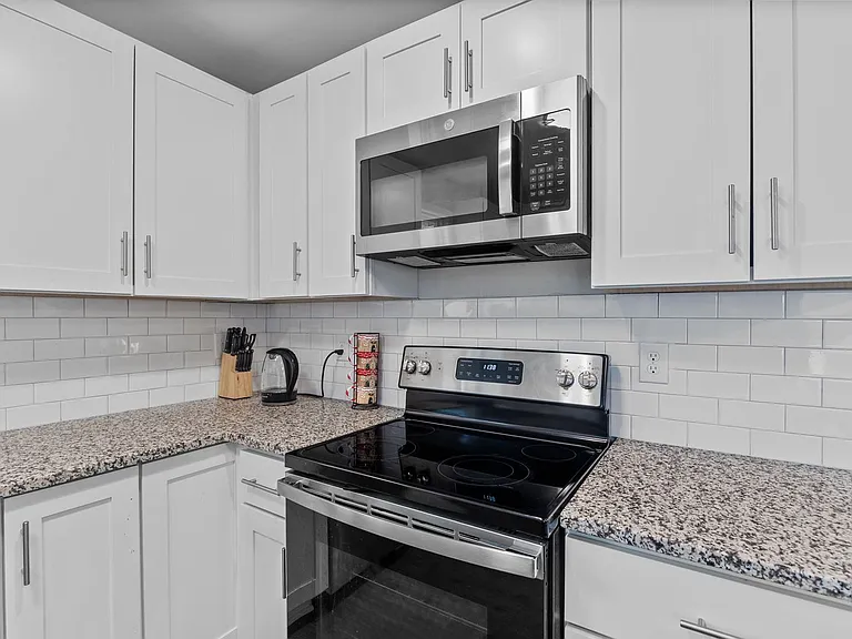 607 Dowd St — Photo 15