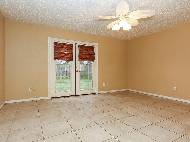 22811 Capitol Landing Ln — Photo 10