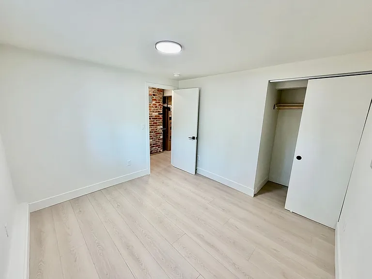 7407 SW 36th Ave — Photo 37