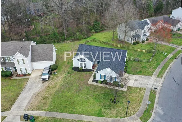 2418 Celosia Dr — Photo 2