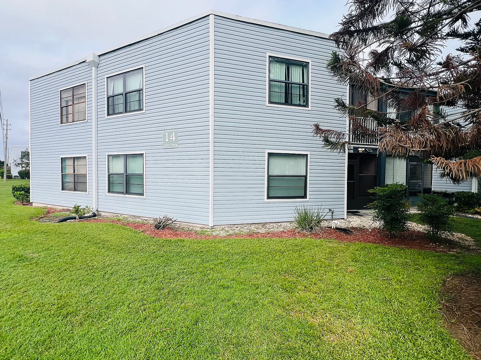 2 bed, 820 sqft, $1,625 — Photo 1