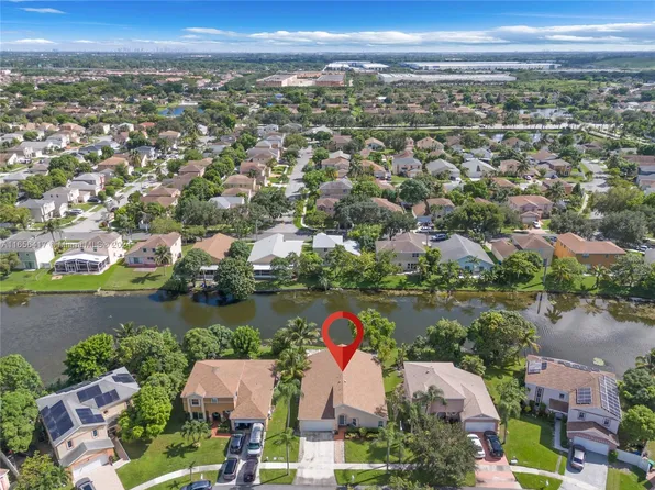 9580 Glacier St, Miramar, FL 33025