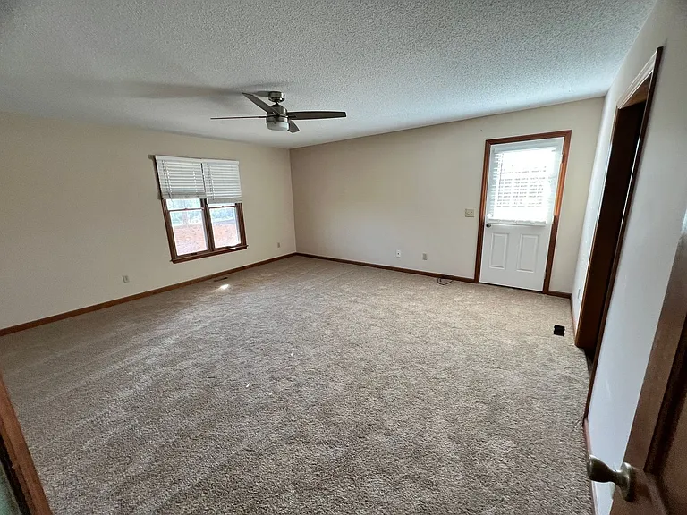 7136 US Highway 64 W — Photo 16