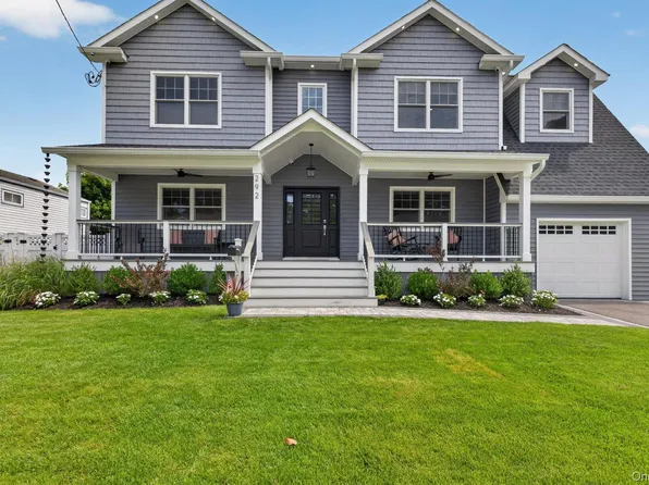 292 N Alleghany Avenue, Lindenhurst, NY 11757