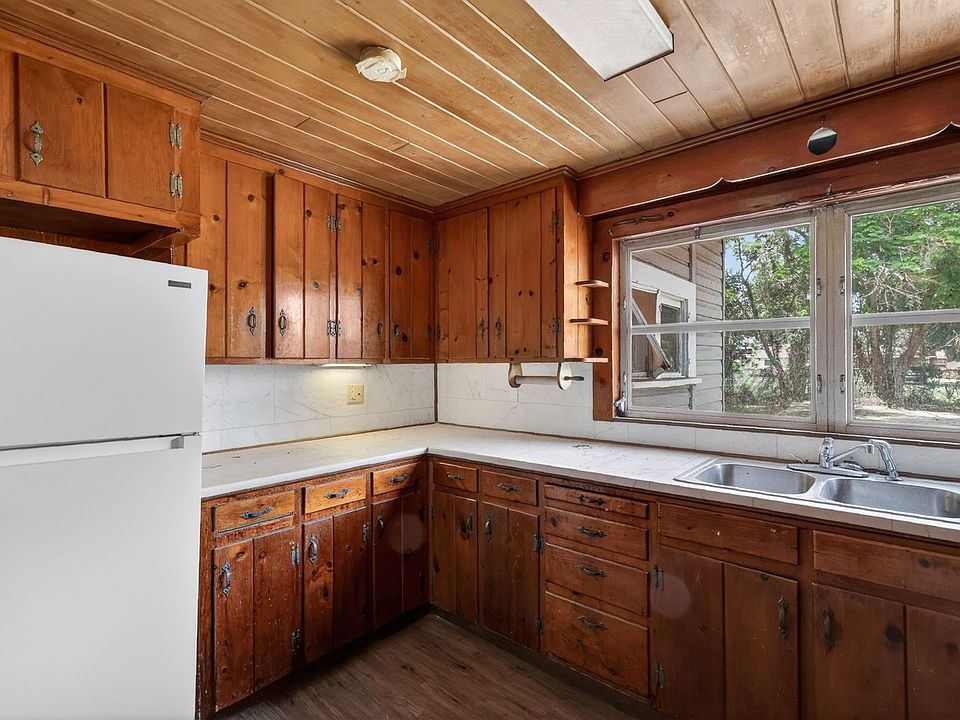 1st image of 527 E Lemon Ave APT 1