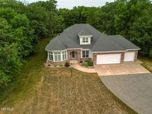 707 Shorewood Dr, Detroit Lakes, MN 56501