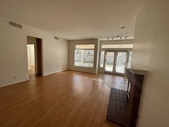 4th image of 549 Timberwood Ave