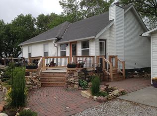 15801 Pella Rd, Adams, NE 68301