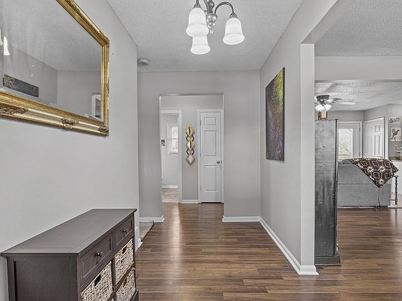 5th image of 29 Parke Dr