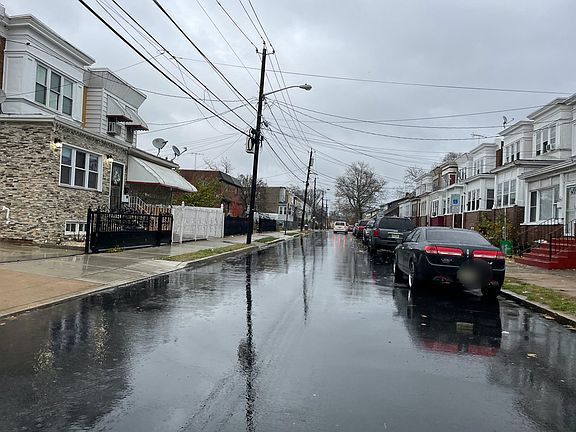 4th image of 2815 Berkley St