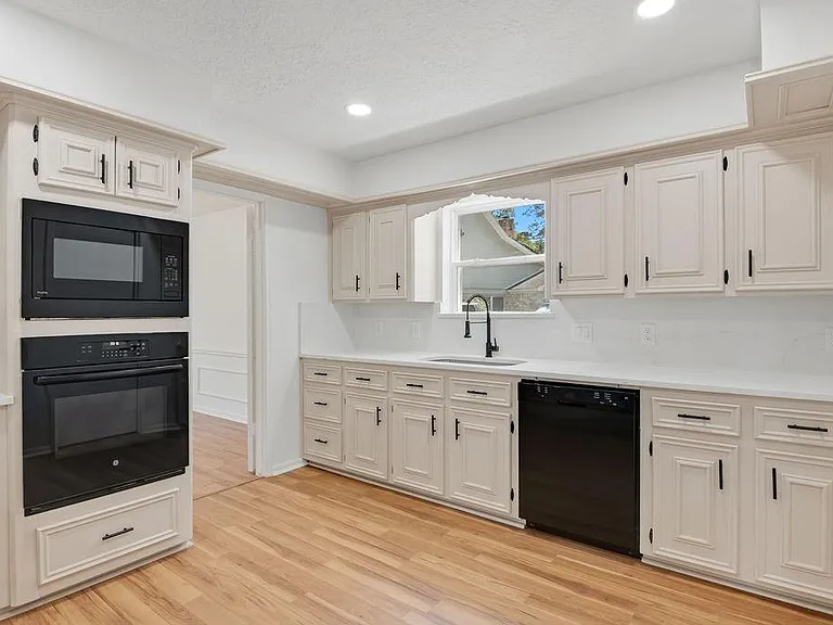17807 Asphodel Ln — Photo 10
