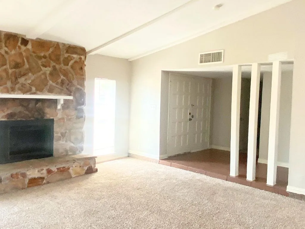7309 Oakstone, Dallas, Tx 75249 — Photo 2