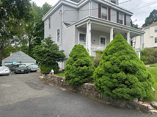 28 3rd St #1 Photo 1