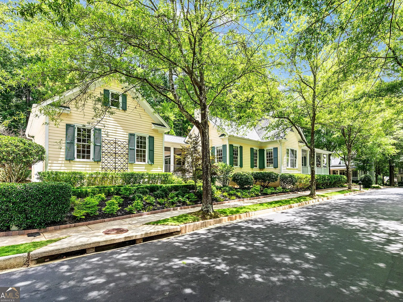3 bed, 2.5 bath, 2681 sqft, $7,400 — Photo 3
