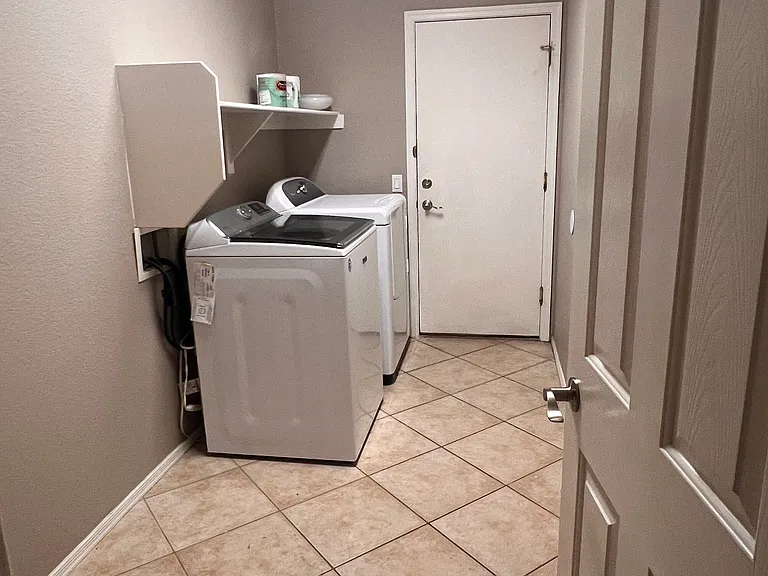 8469 W Quail Track Dr — Photo 12