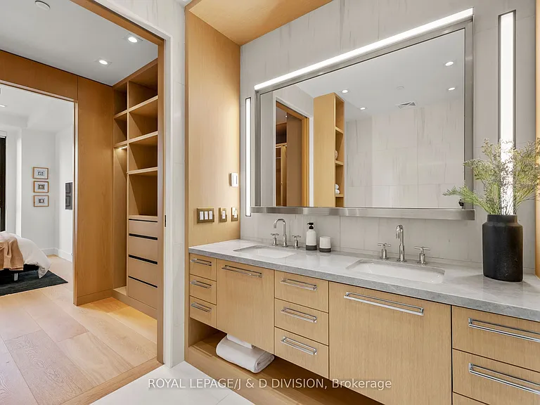 1 Strathgowan Ave #710 — Photo 19