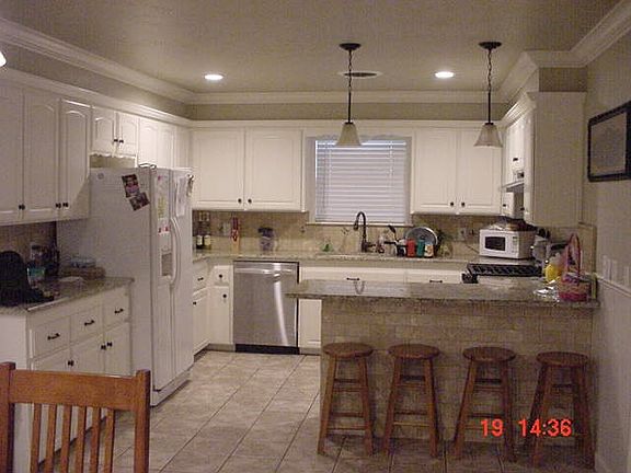 3rd image of 526 Willow Ln