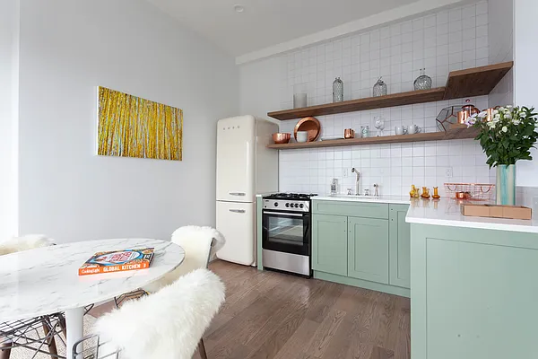 Rented by Tapiro Realty | media 12