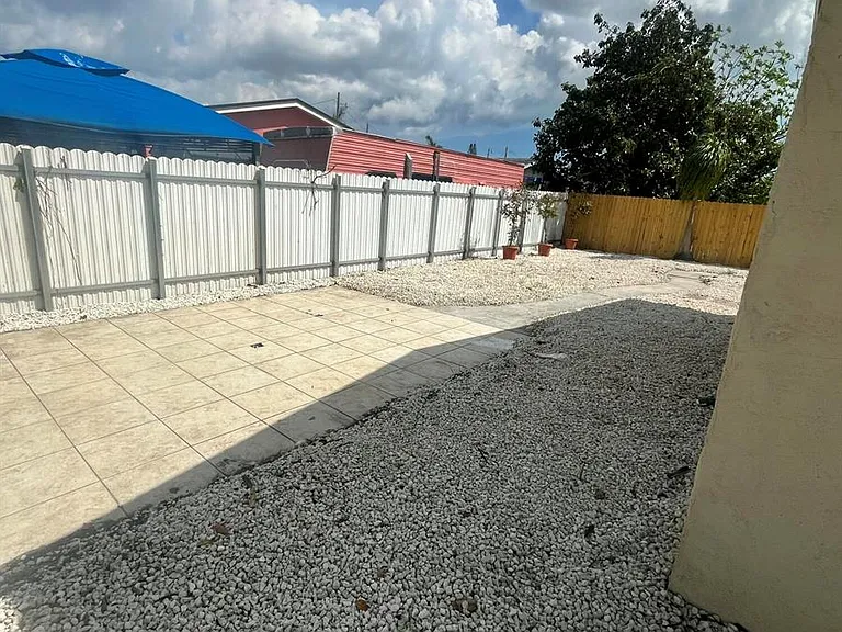 2747 Summit Blvd — Photo 4