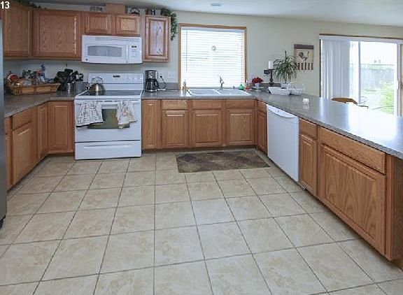 5th image of 1748 Foxtail Cir