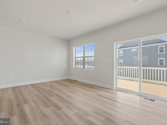 5th image of 1830 Parham Way