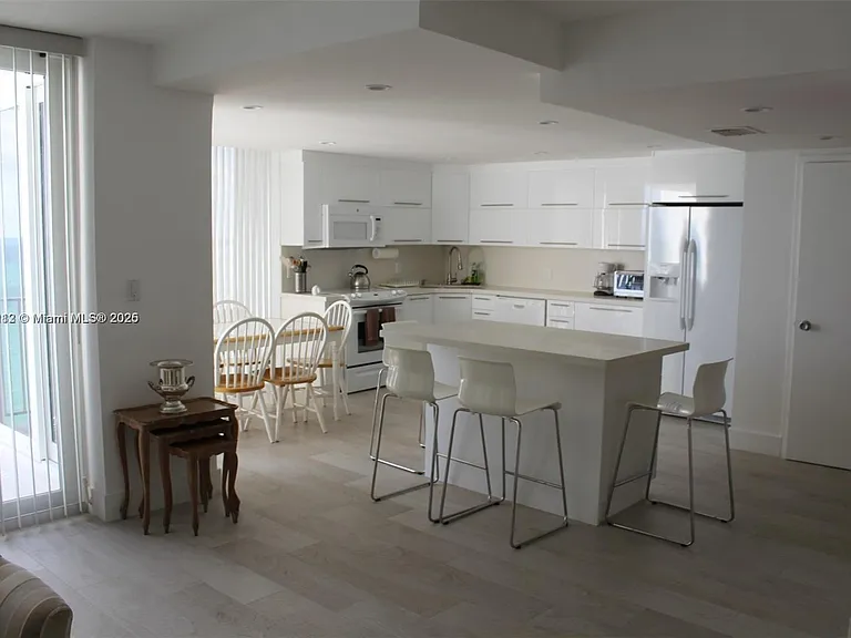 881 Ocean Dr #22F — Photo 17