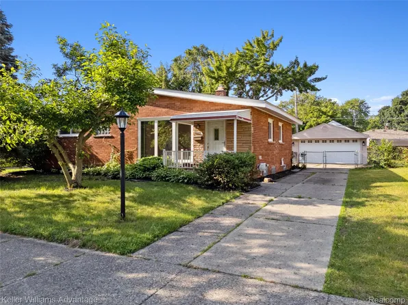 36669 Pinetree St, Livonia, MI 48150