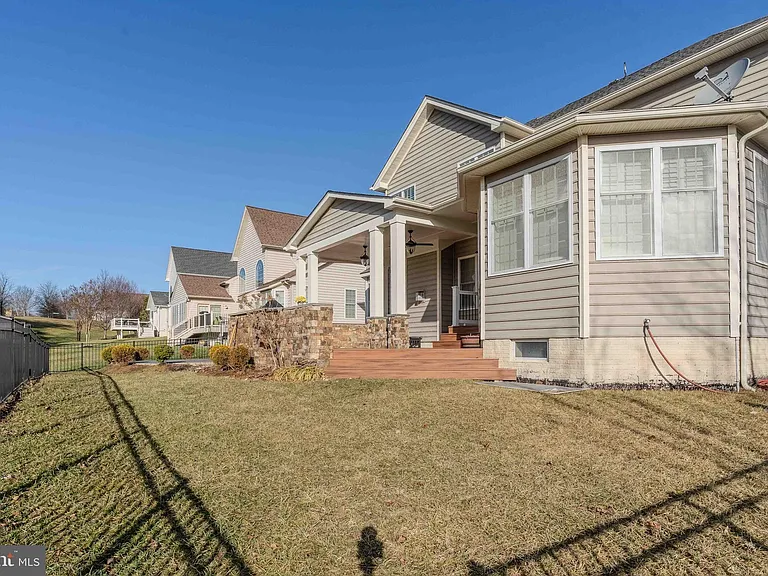 15316 Admiral Baker Cir — Photo 8