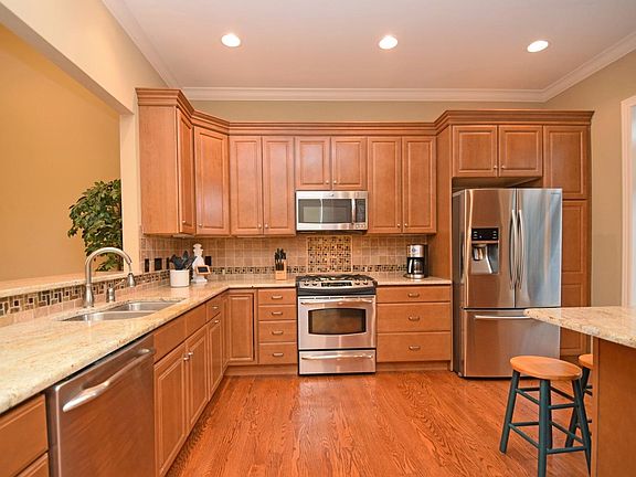 4th image of 9617 Fox Creek Ln
