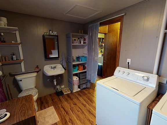 3rd image of 107 S Rebecca St