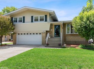 10432 S Long Ave, Oak Lawn, IL 60453