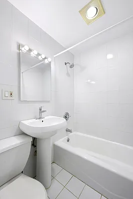 Rented by Sotheby's International Realty | media 6