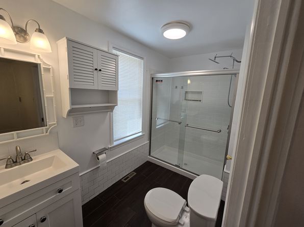 403 Main St #3