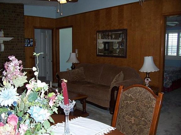 Living/Dining Area