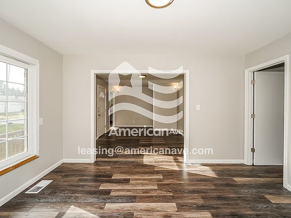 411321_003_living_room_14044082.jpg