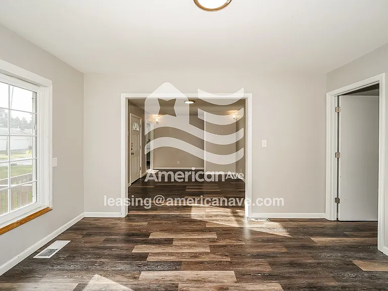 411321_003_living_room_14044082.jpg