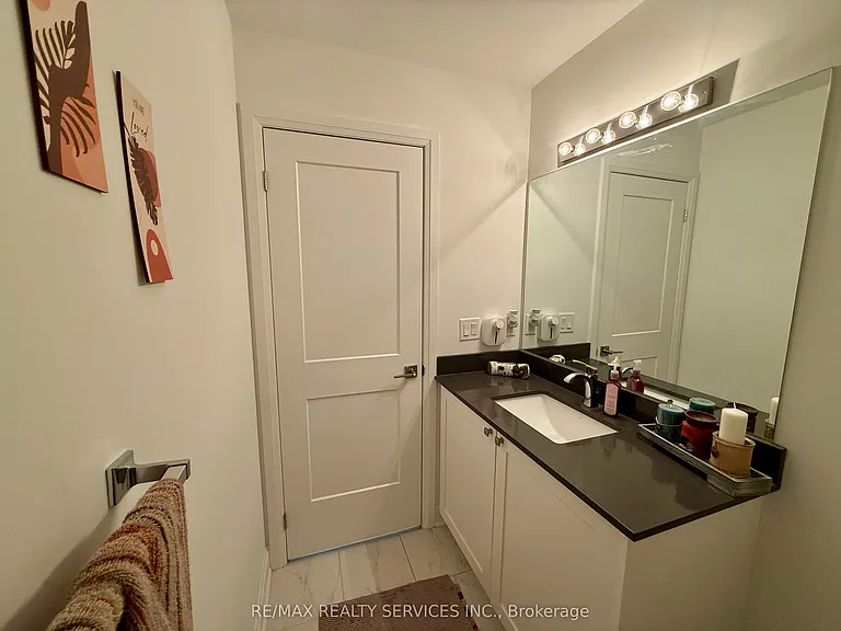 50 Lakebreeze Dr #229 — Photo 22