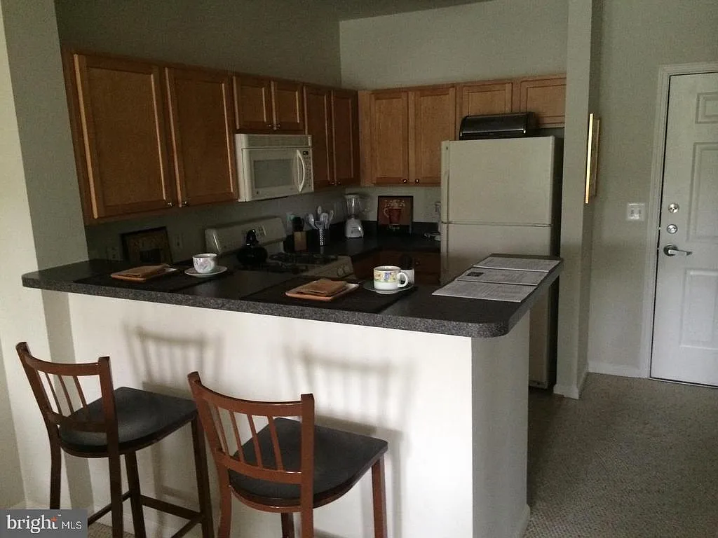 1 bed, 1.0 bath, 754 sqft, $1,980 — Photo 2
