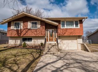 230 Quincy Ct, Schaumburg, IL 60193