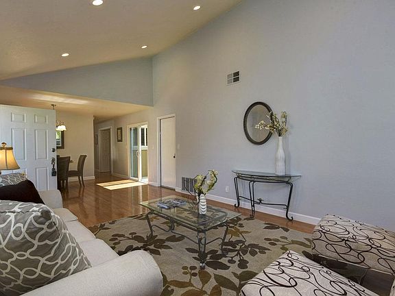5th image of 4513 Donalbain Cir