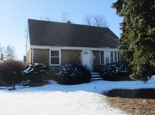 7725 Suburban Ln, Bridgeview, IL 60455