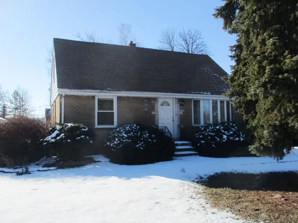 7725 Suburban Ln, Bridgeview, IL 60455