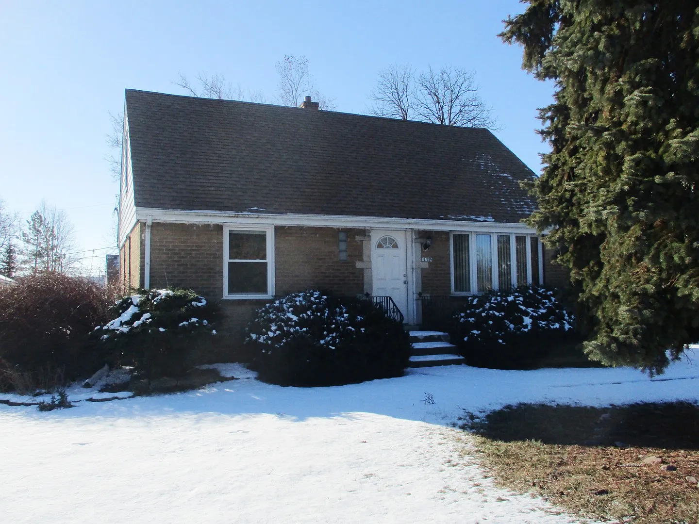 7725 Suburban Ln photo 1