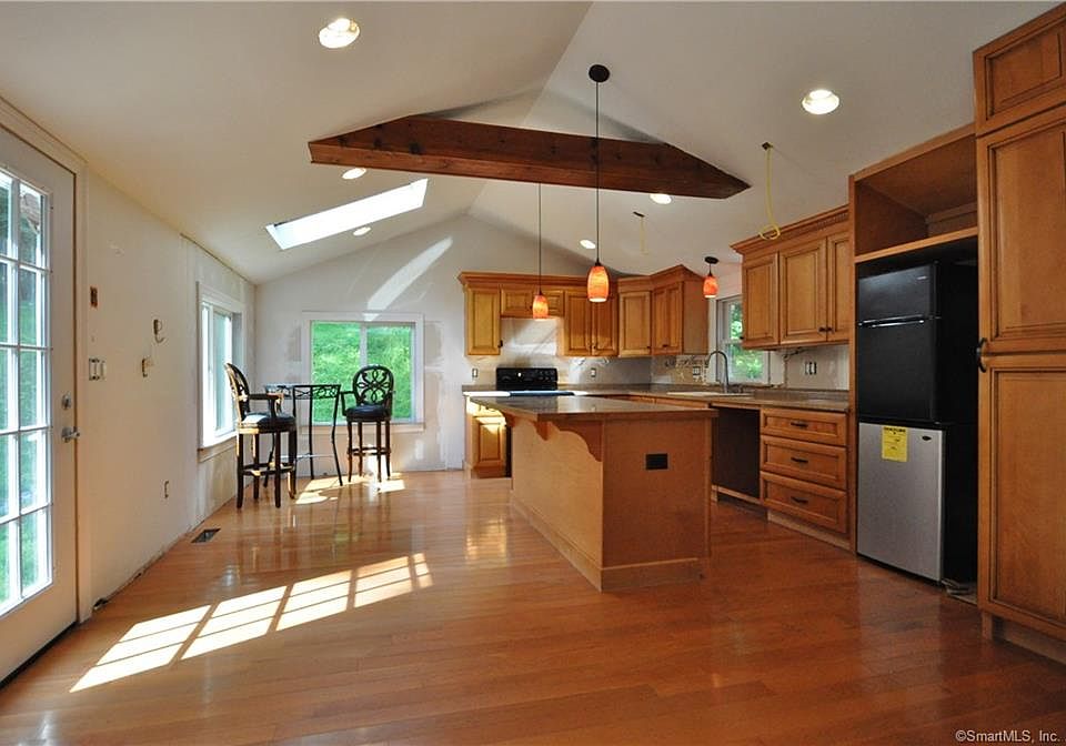2nd image of 189 Hanover Rd